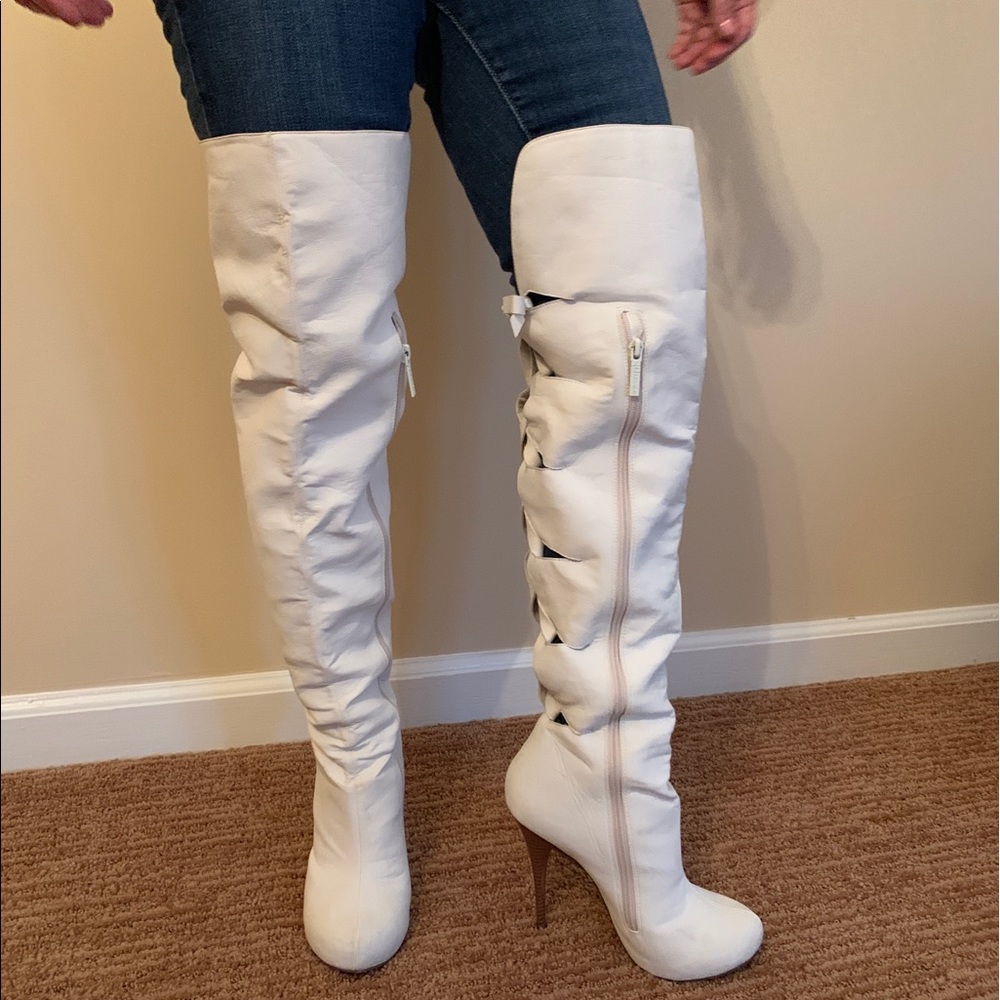 Michael Antonio side zip cutout white boots size 7